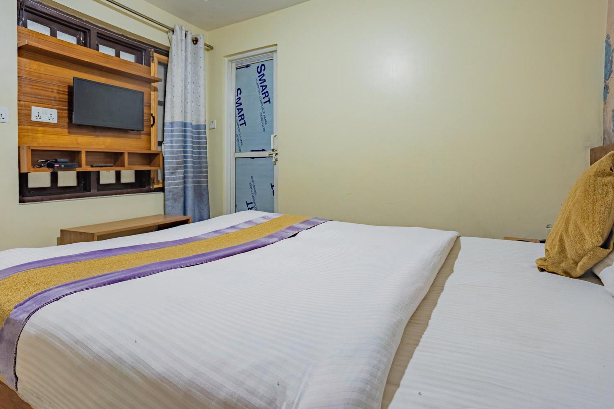 Oyo 821 Hotel Gauri กาฐมาณฑุ ภายนอก รูปภาพ