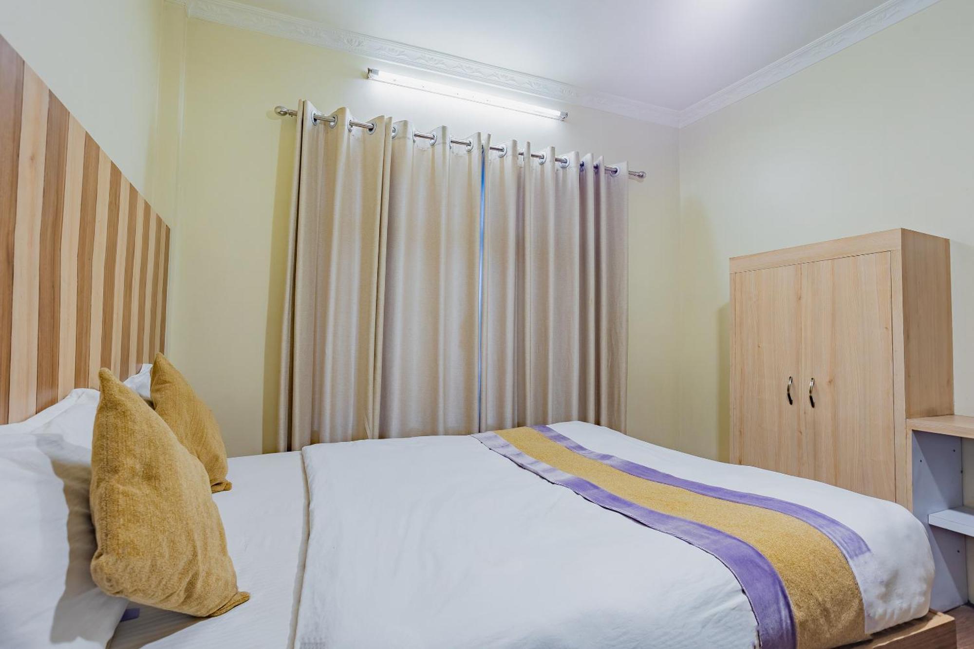 Oyo 821 Hotel Gauri กาฐมาณฑุ ภายนอก รูปภาพ