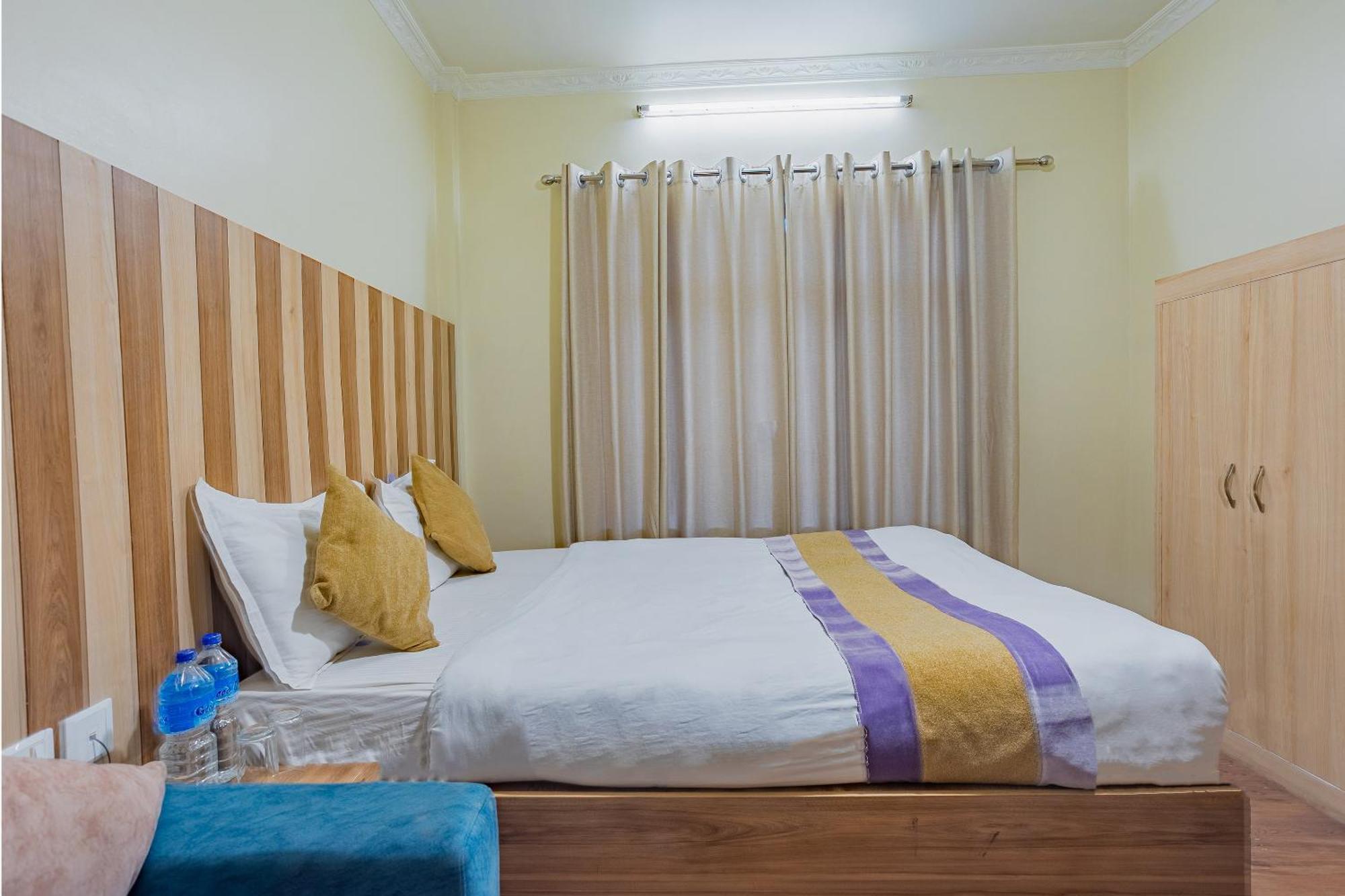 Oyo 821 Hotel Gauri กาฐมาณฑุ ภายนอก รูปภาพ