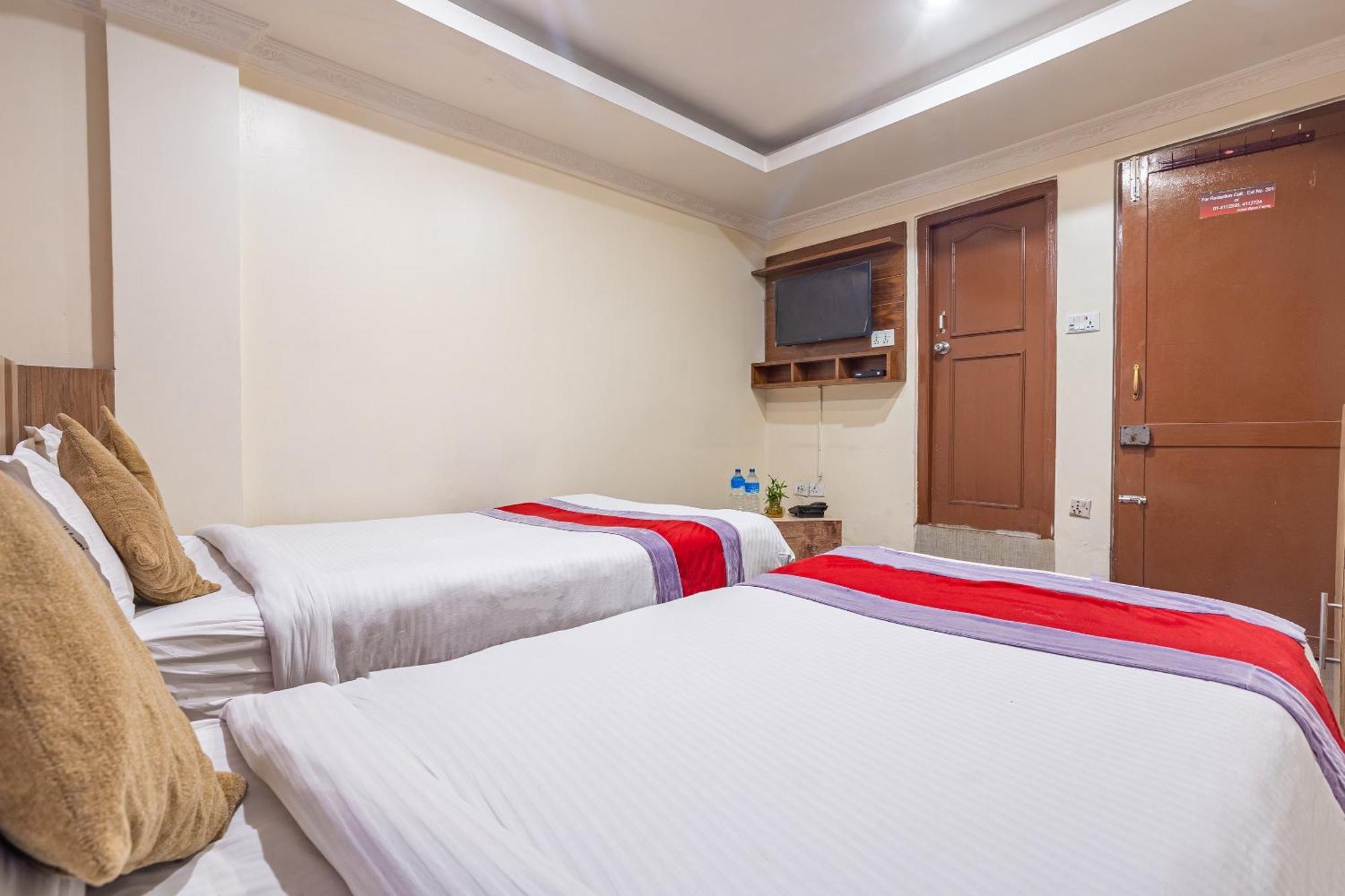 Oyo 821 Hotel Gauri กาฐมาณฑุ ภายนอก รูปภาพ