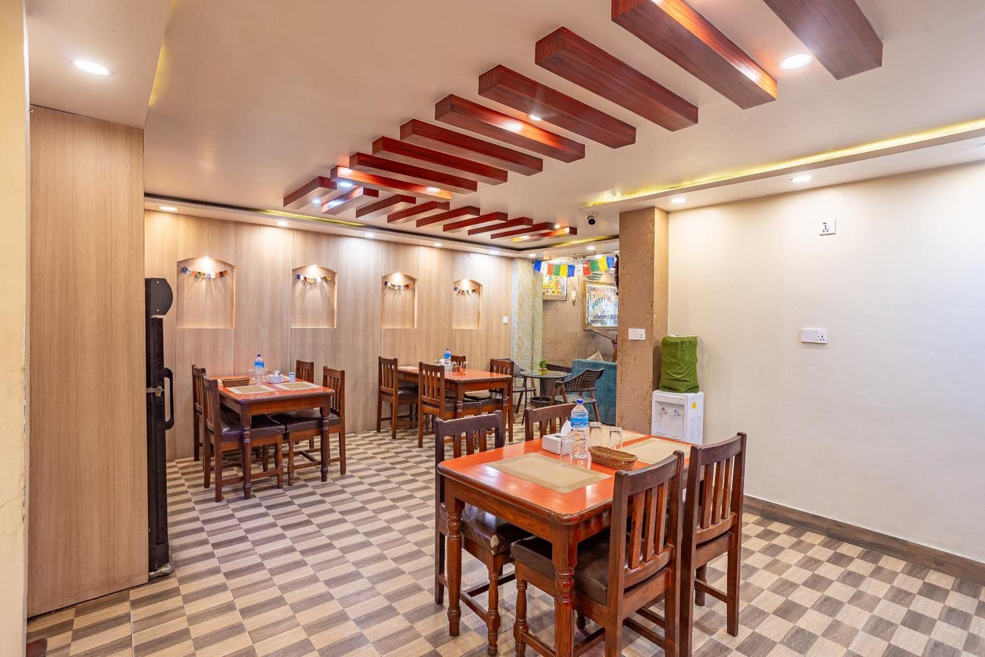 Oyo 821 Hotel Gauri กาฐมาณฑุ ภายนอก รูปภาพ